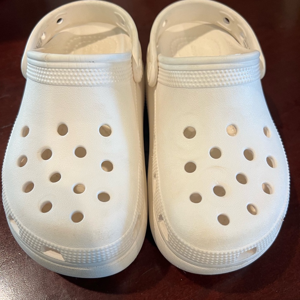 Like NEW kids crocs